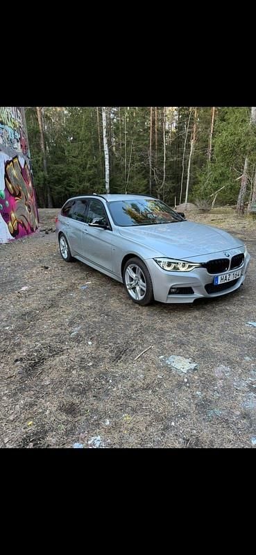 Begagnad 2017 BMW 320 Kombi | 195 000 kr (Marknadspris) - Bild 1/4