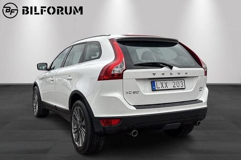Begagnad Volvo XC60 Summum 163 HK (119 kW) 2011 Vit SUV