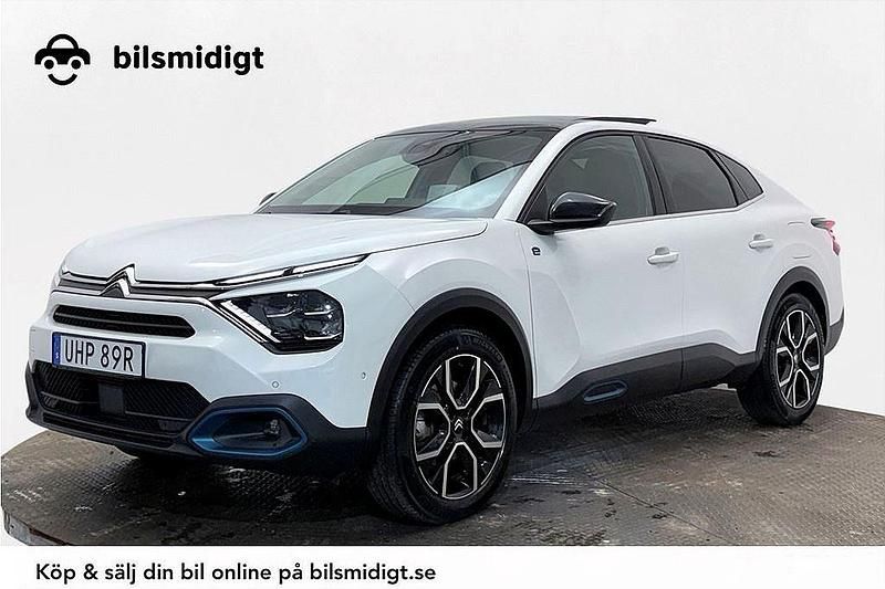 Vit Begagnad 2023 Citroën e-C4 Exclusive Sedan | 219 800 kr (Bra pris) - Bild 1/3