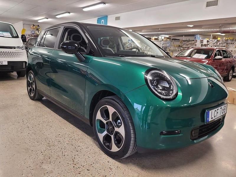 Ny JAC E30X 100 kW (136 HK) 2025 Grön Halvkombi