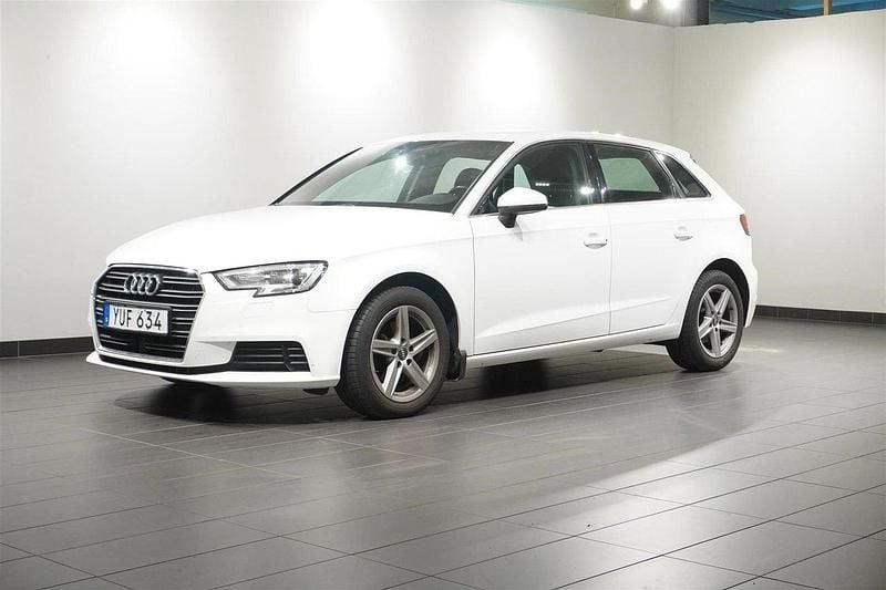 Vit Begagnad 2017 Audi A3 Proline Halvkombi | 159 800 kr (Bra pris) - Bild 1/2