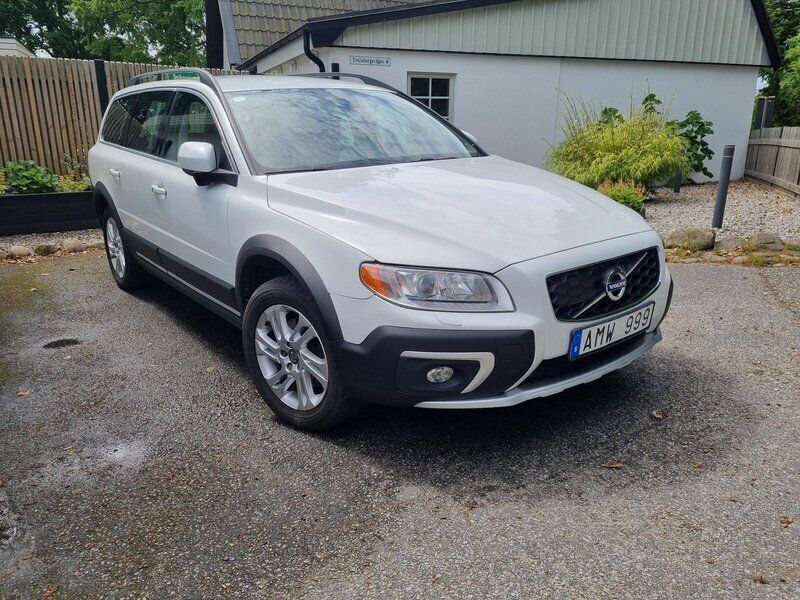 Vit Begagnad 2014 Volvo XC70 Summum SUV | 159 000 kr (Bra pris) - Bild 1/4
