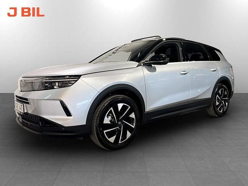 Grå Begagnad 2025 Opel Grandland X Ultimate SUV | 399 900 kr (Bra pris) - Bild 1/3
