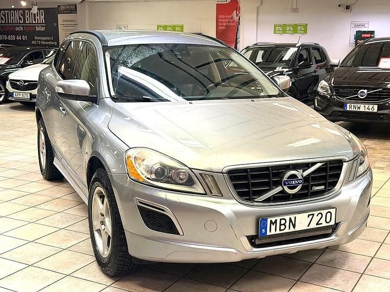Silver Begagnad 2011 Volvo XC60 R-Design SUV | 89 900 kr (Bra pris) - Bild 1/4
