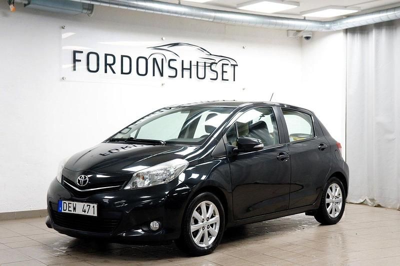 Svart Begagnad 2012 Toyota Yaris Active Halvkombi | 69 000 kr (Marknadspris) - Bild 1/4