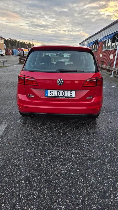 Begagnad VW Golf VII 110 HK (80 kW) 2015 Halvkombi