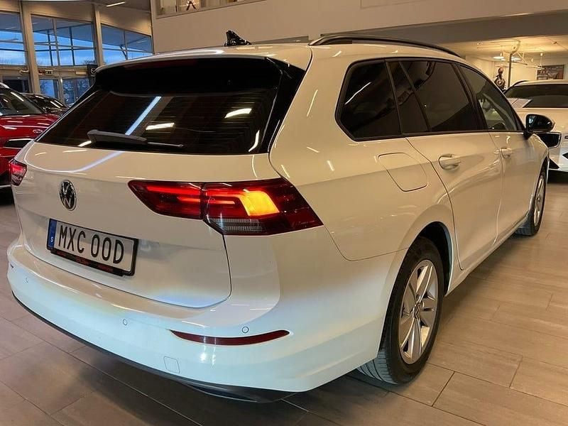 Begagnad VW Golf VIII S 116 HK (85 kW) 2021 Vit Kombi