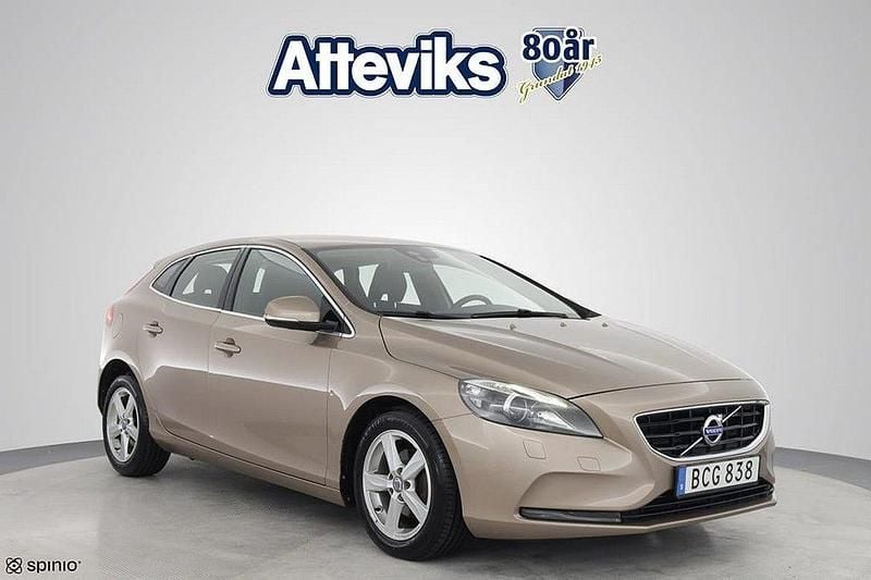 Brun Begagnad 2014 Volvo V40 Momentum Kombi | 99 900 kr (Marknadspris) - Bild 1/3