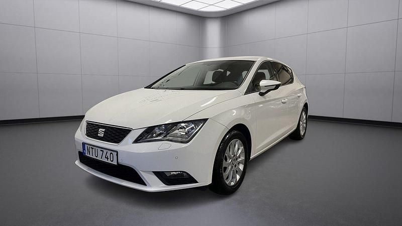 Vit Begagnad 2016 Seat Leon Halvkombi | 99 900 kr (Bra pris) - Bild 1/4