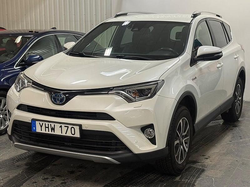 Begagnad Toyota RAV4 Hybrid Active 197 HK (144 kW) 2016 Vit SUV