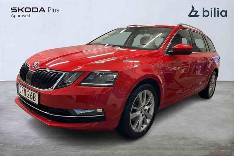 Röd Begagnad 2020 Skoda Octavia Kombi | 218 500 kr (Lite dyr) - Bild 1/1
