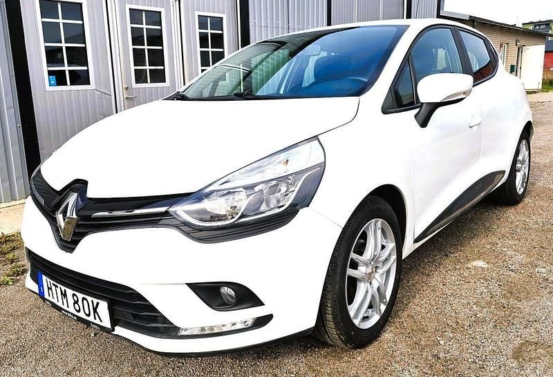 Vit Begagnad 2019 Renault Clio IV Zen Halvkombi | 89 500 kr (Marknadspris) - Bild 1/4