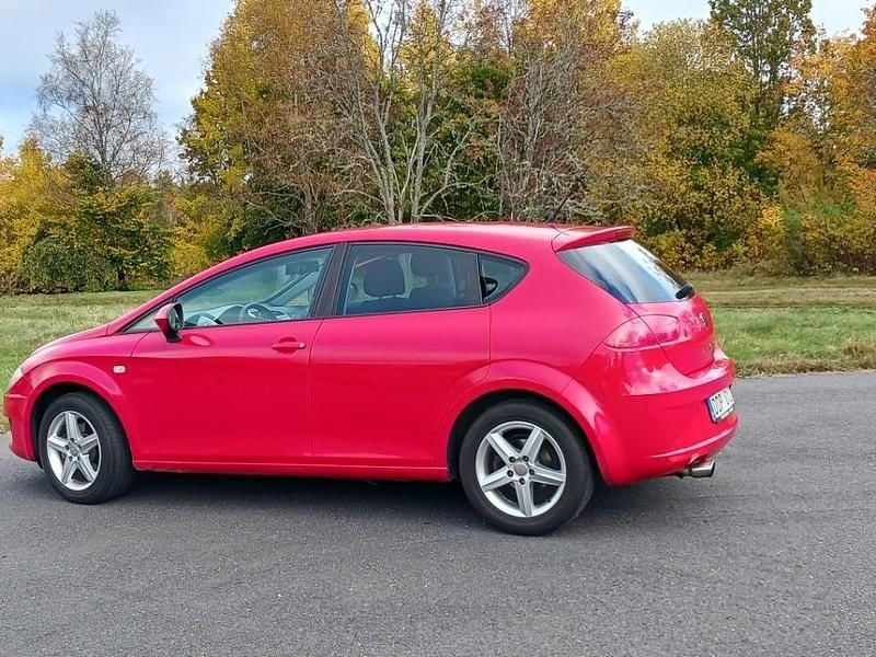 Röd Begagnad 2012 Seat Leon Style Halvkombi | 49 500 kr (Superpris) - Bild 1/4