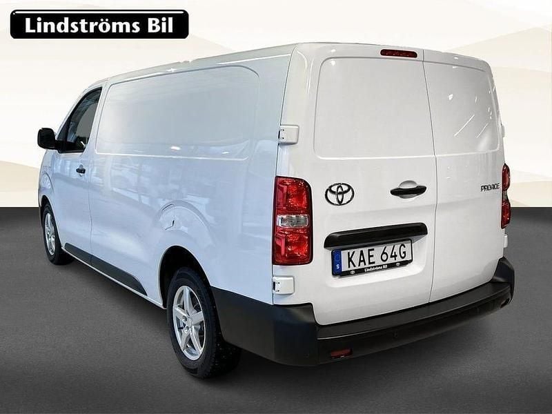 Begagnad Toyota Proace Comfort 146 HK (107 kW) 2024 Vit Minibuss