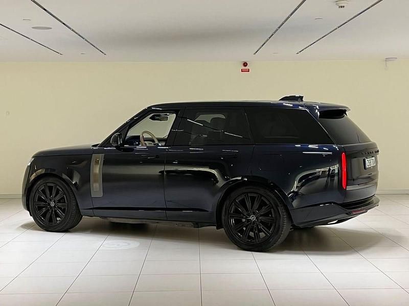 Begagnad Land Rover Range Rover 510 HK (375 kW) 2023 Constellation blue metallic ( sv lack) SUV