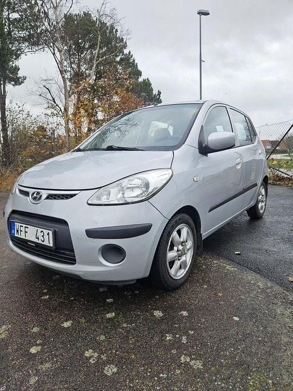 Silver Begagnad 2008 Hyundai i10 Halvkombi | 19 000 kr (Bra pris) - Bild 1/4