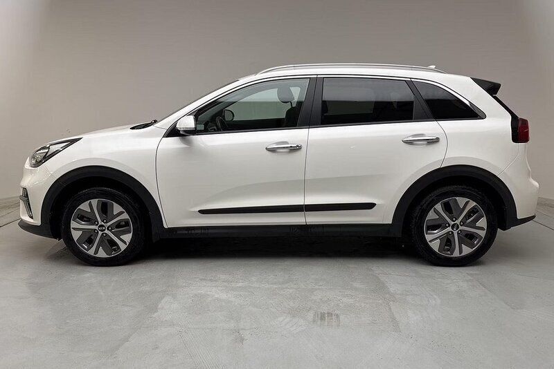 Vit Begagnad 2019 Kia e-Niro Advance SUV | 213 900 kr (Bra pris) - Bild 1/3