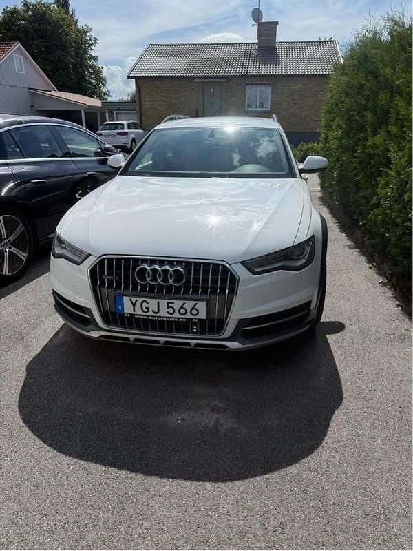 Vit Begagnad 2017 Audi A6 Allroad Ambition Kombi | 220 000 kr (Bra pris) - Bild 1/4