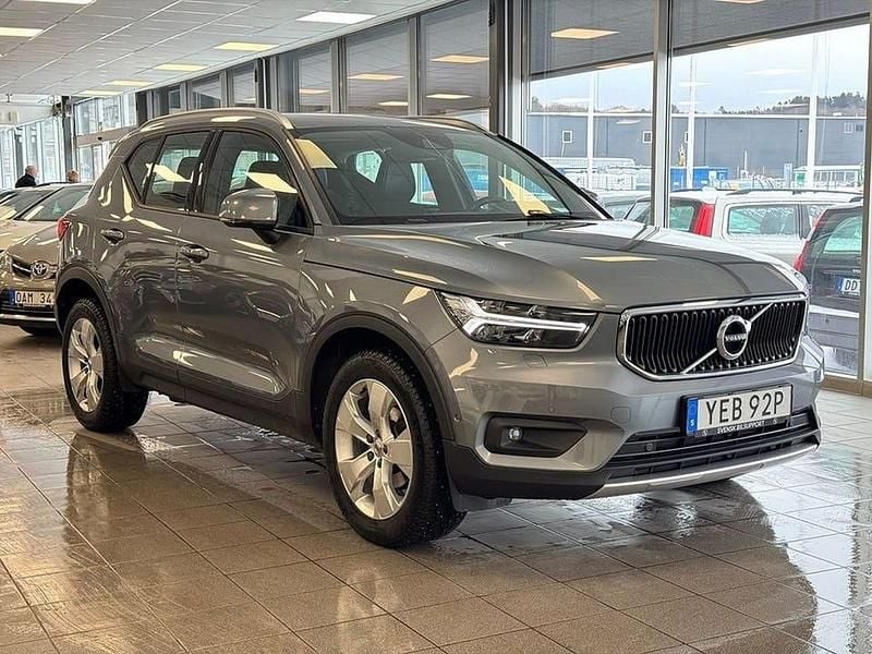 Begagnad Volvo XC40 Momentum 151 HK (111 kW) 2019 Grå SUV