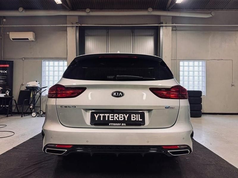 Begagnad Kia Ceed Sportswagon Plus 141 HK (103 kW) 2020 Grå Kombi