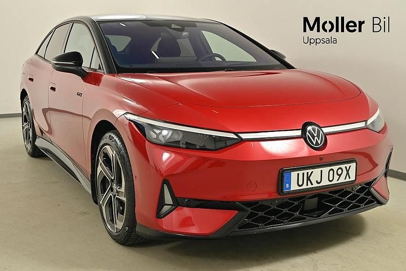 Röd Ny 2025 VW ID.7 GTX | 678 600 kr (Marknadspris) - Bild 1/4