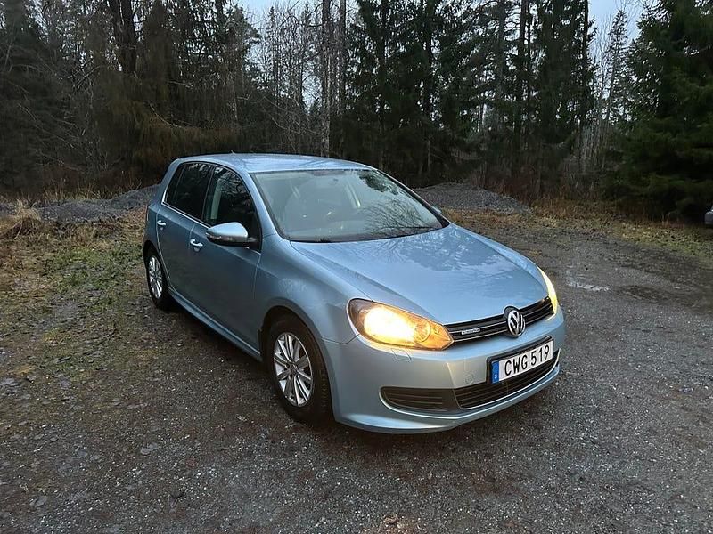 Glacier blue Begagnad 2010 VW Golf VI Halvkombi | 54 000 kr (Marknadspris) - Bild 1/4