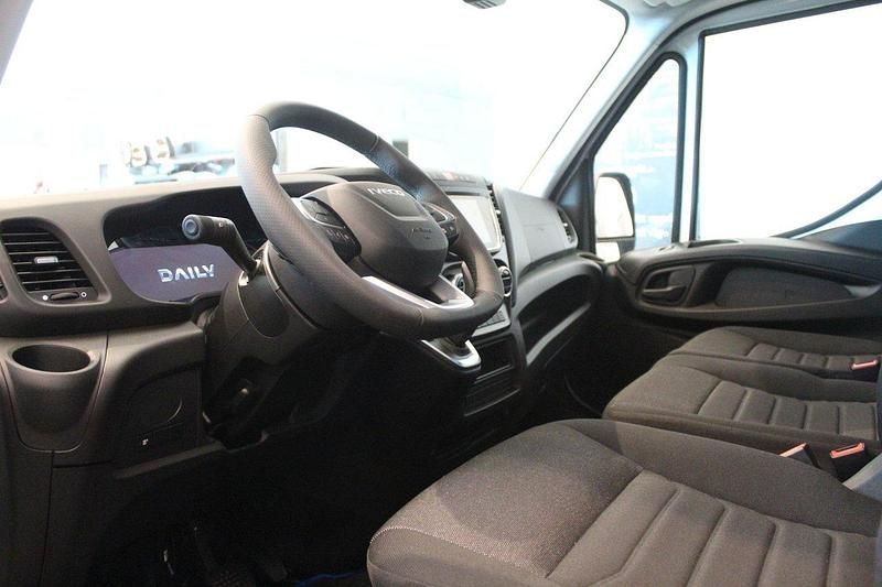 Ny Iveco Daily 157 HK (115 kW) 2025 Vit Van