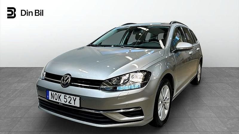 Silver Begagnad 2020 VW Golf VIII Kombi | 229 900 kr (Marknadspris) - Bild 1/4