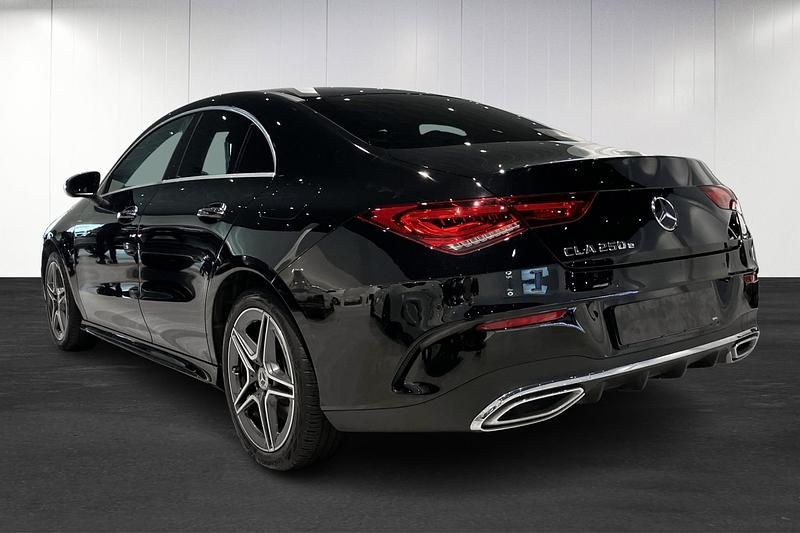 Begagnad Mercedes CLA250e AMG 2023 Svart Sedan