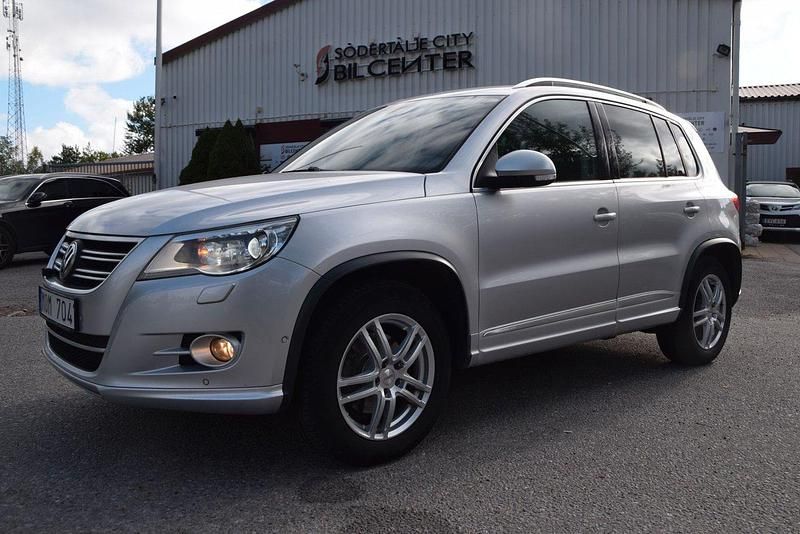 Silver Begagnad 2009 VW Tiguan Sportline SUV | 79 900 kr (Lite dyr) - Bild 1/4