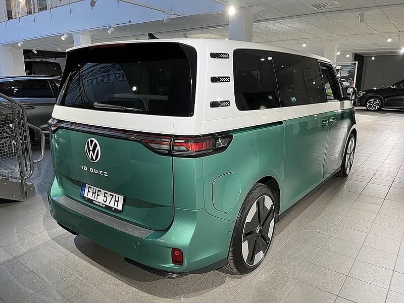 Begagnad VW ID. Buzz Pro 210 kW (286 HK) 2024 Flerfärgad Minibuss