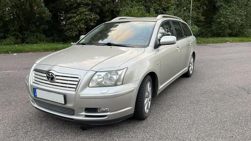 Begagnad 2004 Toyota Avensis Kombi | 29 500 kr (Marknadspris) - Bild 1/4