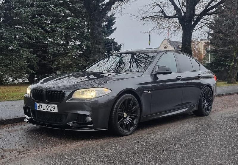 Begagnad 2011 BMW 520 Sedan | 119 000 kr (Marknadspris) - Bild 1/4