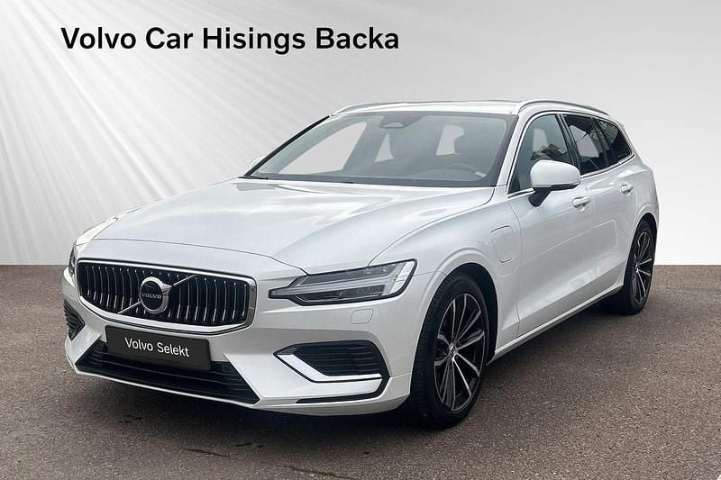 Vit Begagnad 2024 Volvo V60 Kombi | 439 900 kr (Marknadspris) - Bild 1/2