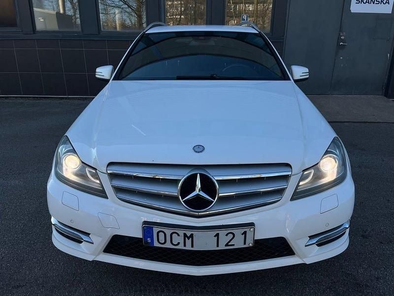 Begagnad Mercedes C180 Avantgarde 156 HK (114 kW) 2013 Vit