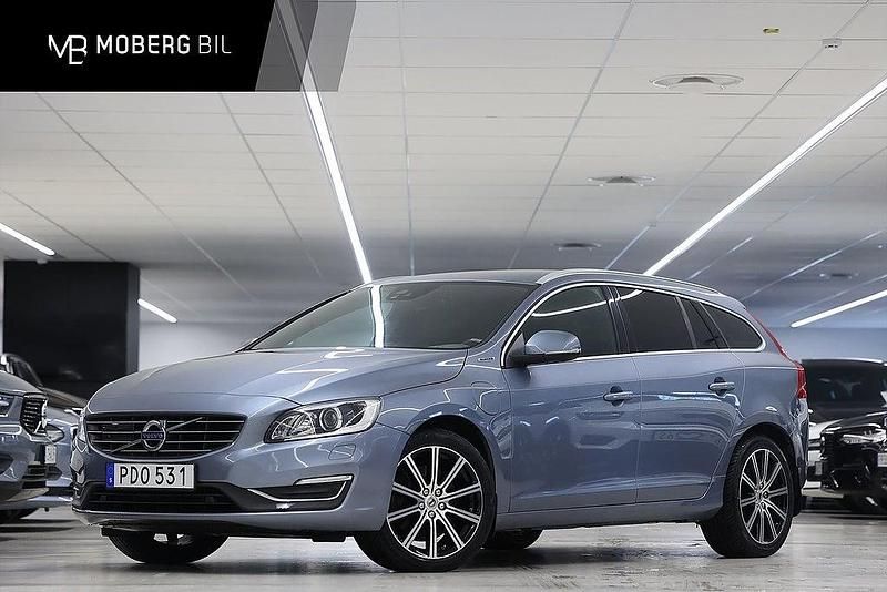 Ljusblå Begagnad 2018 Volvo V60 Standard Kombi | 219 900 kr - Bild 1/2