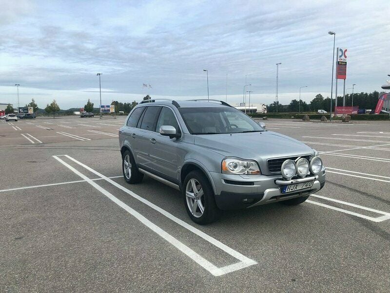 Silver Begagnad 2007 Volvo XC90 SUV | 95 000 kr (Lite dyr) - Bild 1/4