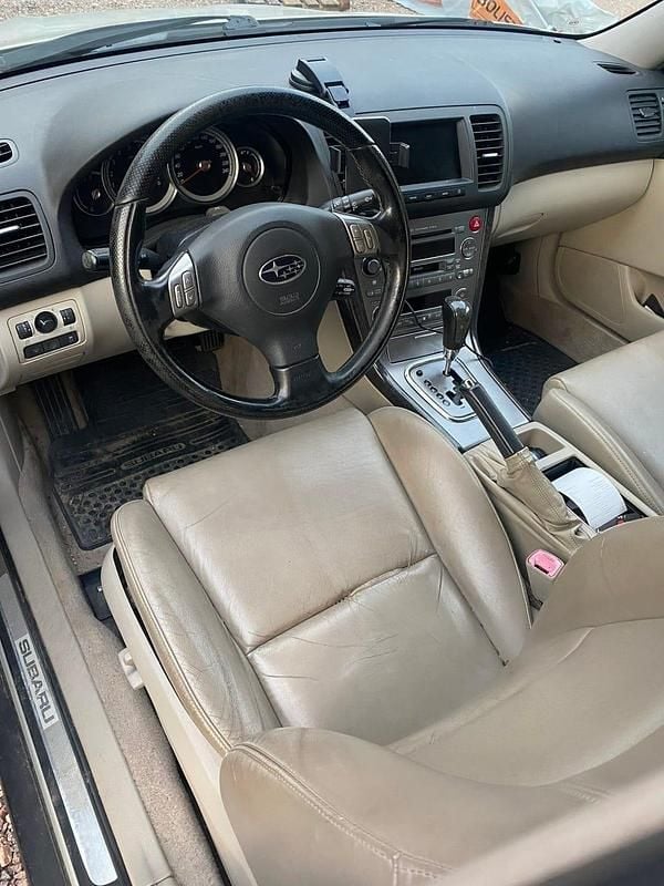 Begagnad Subaru Outback 245 HK (180 kW) 2004 Sedan