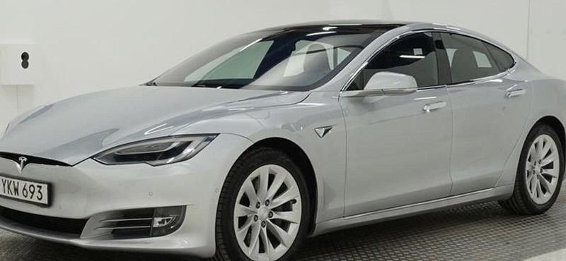 Grå Begagnad 2017 Tesla Model S Halvkombi | 265 000 kr (Marknadspris) - Bild 1/4