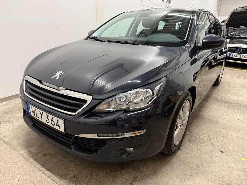 Mörkgrå (grå) Begagnad 2017 Peugeot 308 Active Kombi | 99 500 kr (Marknadspris) - Bild 1/4