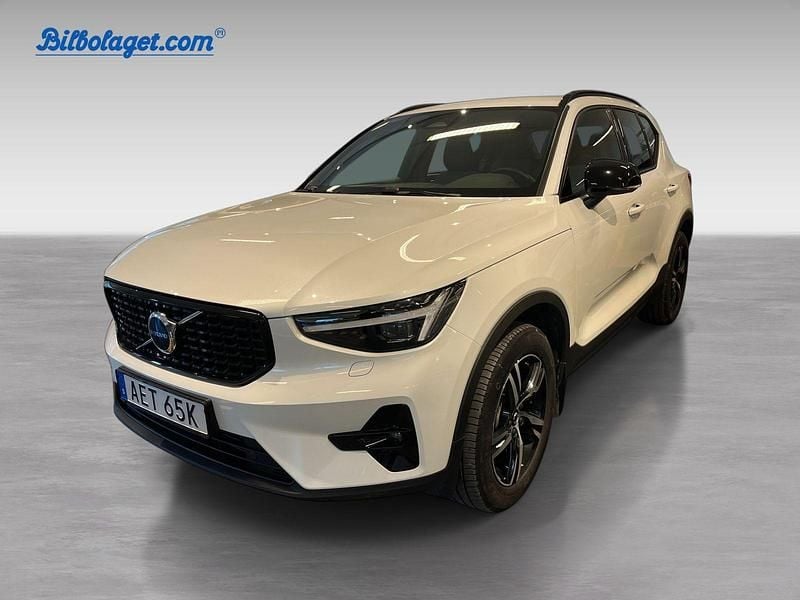 Begagnad Volvo XC40 Plus 165 HK (121 kW) 2025 Vit SUV