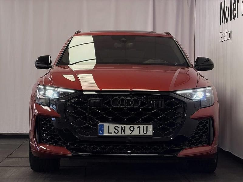 Begagnad Audi RS Q8 Performance 2025 Röd SUV