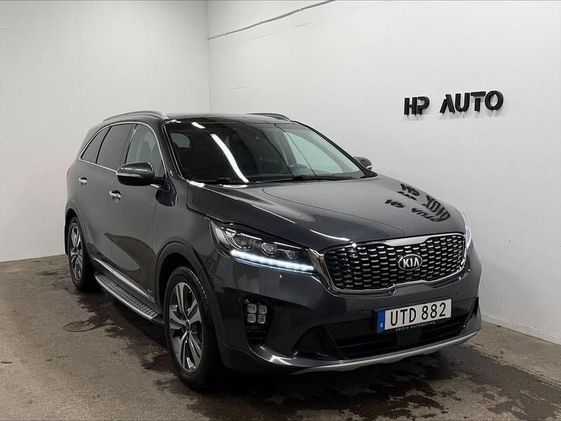 Grå Begagnad 2018 Kia Sorento GT-Line SUV | 254 900 kr (Marknadspris) - Bild 1/4
