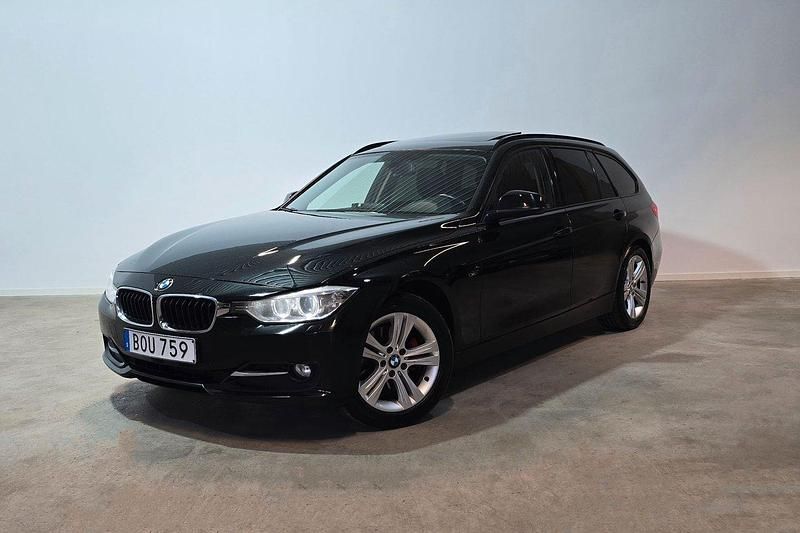 Svart Begagnad 2013 BMW 320 Sport Line Kombi | 119 900 kr (Lite dyr) - Bild 1/4