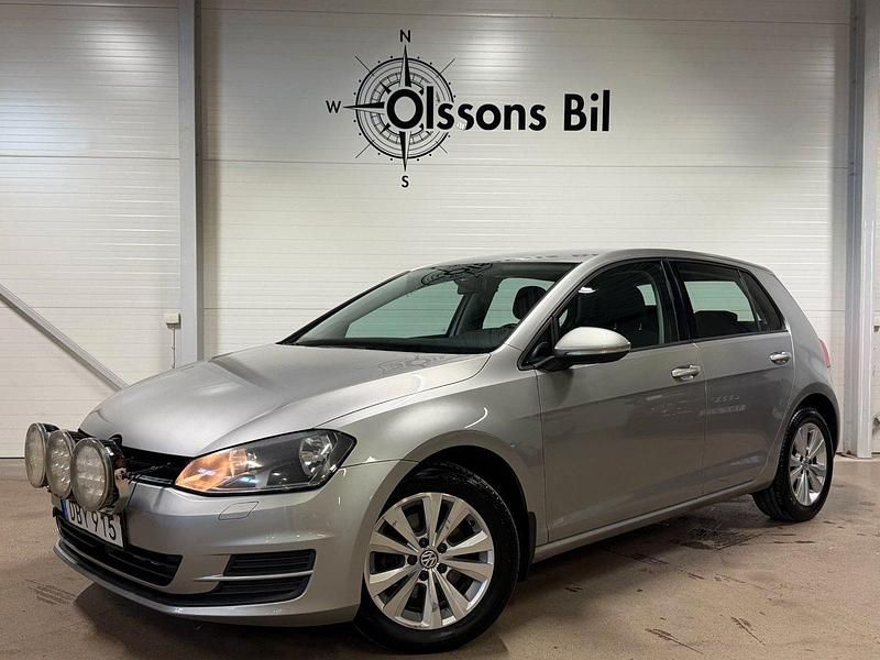 Silver Begagnad 2014 VW Golf VII Halvkombi | 99 900 kr (Marknadspris) - Bild 1/4