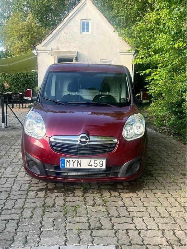 Röd Begagnad 2012 Opel Combo S Minibuss | 47 000 kr (Marknadspris) - Bild 1/4