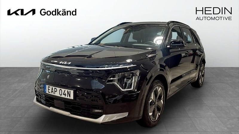 Svart (black) Begagnad 2022 Kia e-Niro SUV | 309 900 kr (Marknadspris) - Bild 1/4