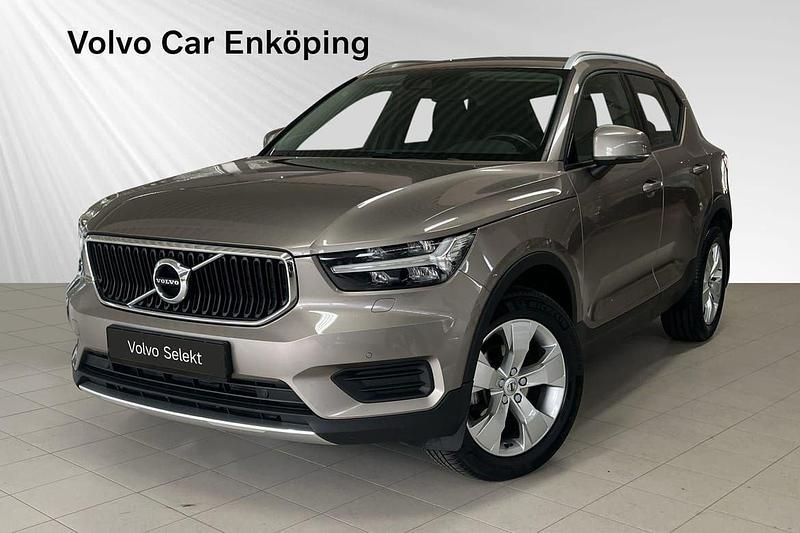 Grå Begagnad 2021 Volvo XC40 Momentum SUV | 279 900 kr (Marknadspris) - Bild 1/3