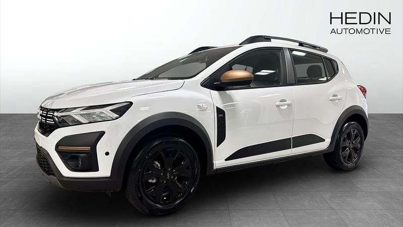 Vit (white) Ny 2025 Dacia Sandero Extreme Halvkombi | 219 900 kr (Bra pris) - Bild 1/4