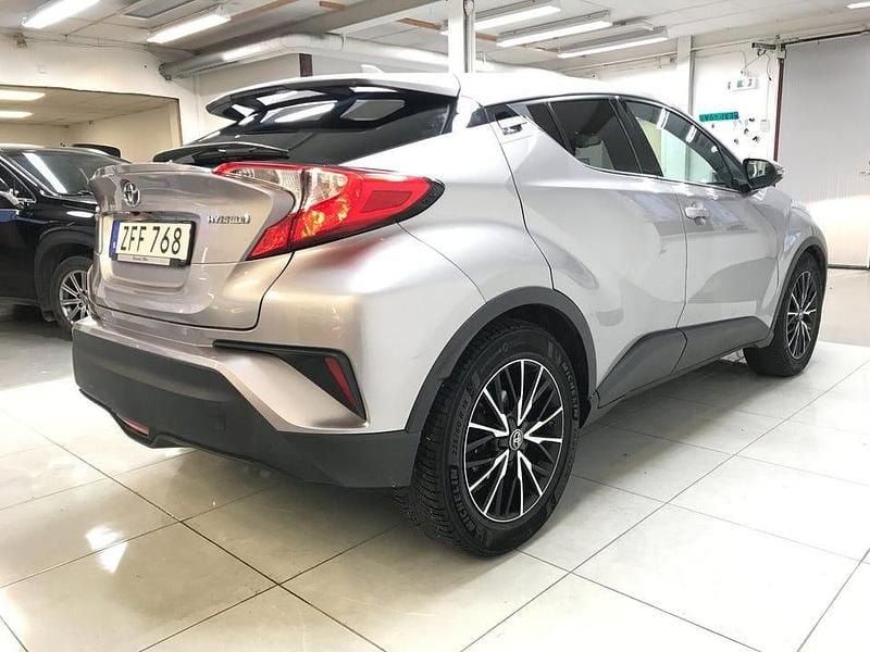 Begagnad Toyota C-HR Edition 122 HK (89 kW) 2018 Grå SUV